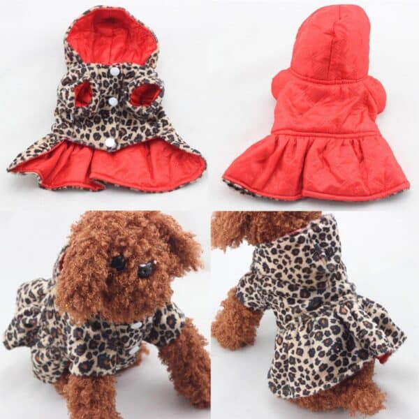 ארבע תמונות שונות של כלב לובש מעיל שמלה לכלבים בהדפס נמר.
